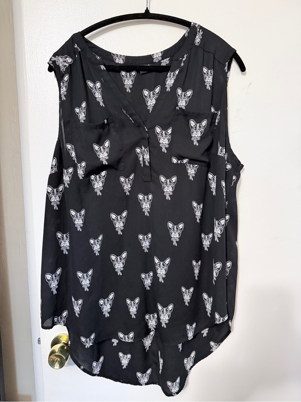 torrid Black Sleeveless V-Neck Camisole with White Fox Heads